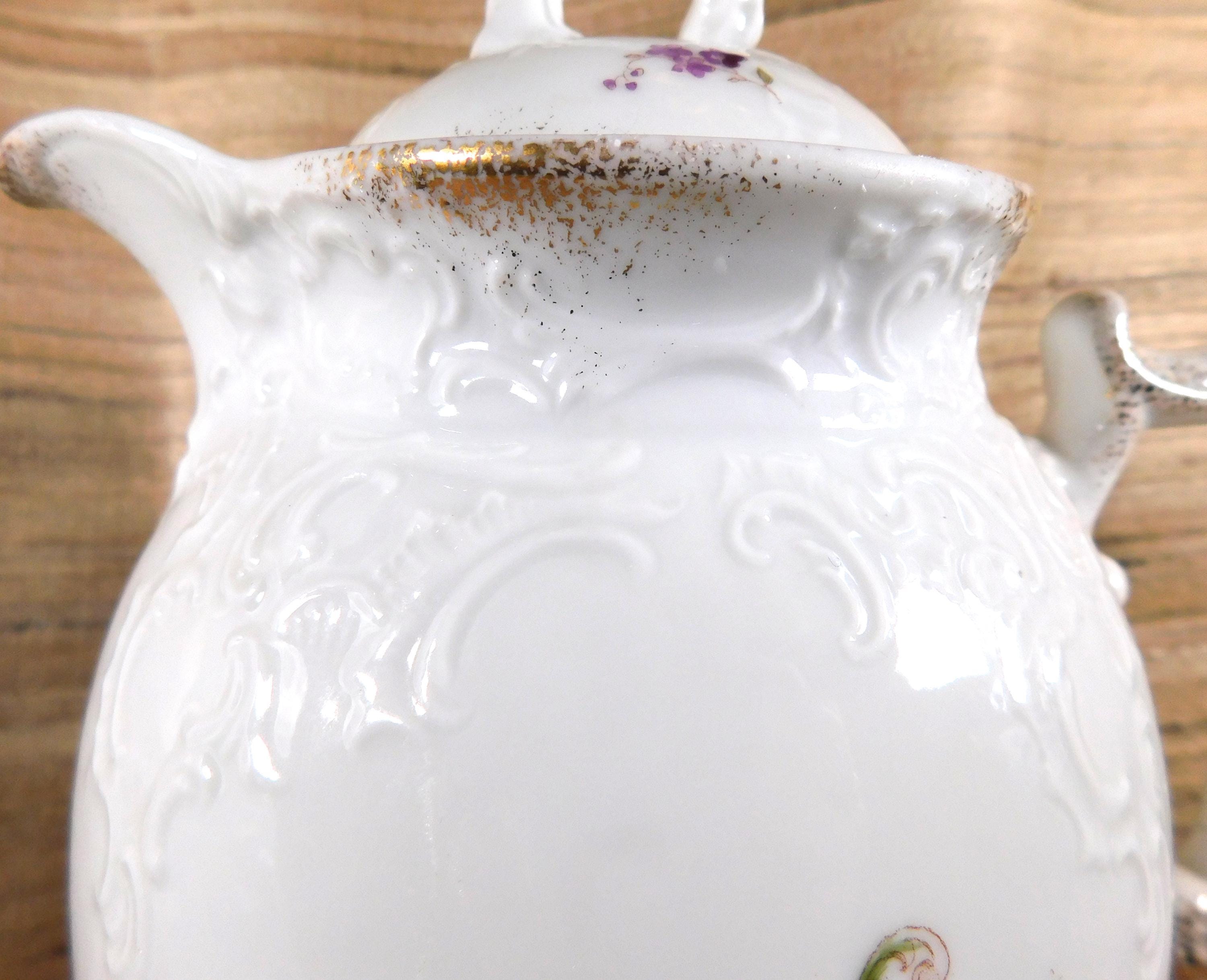Carlsbad White Chocolate Pot with Violets # 26268
