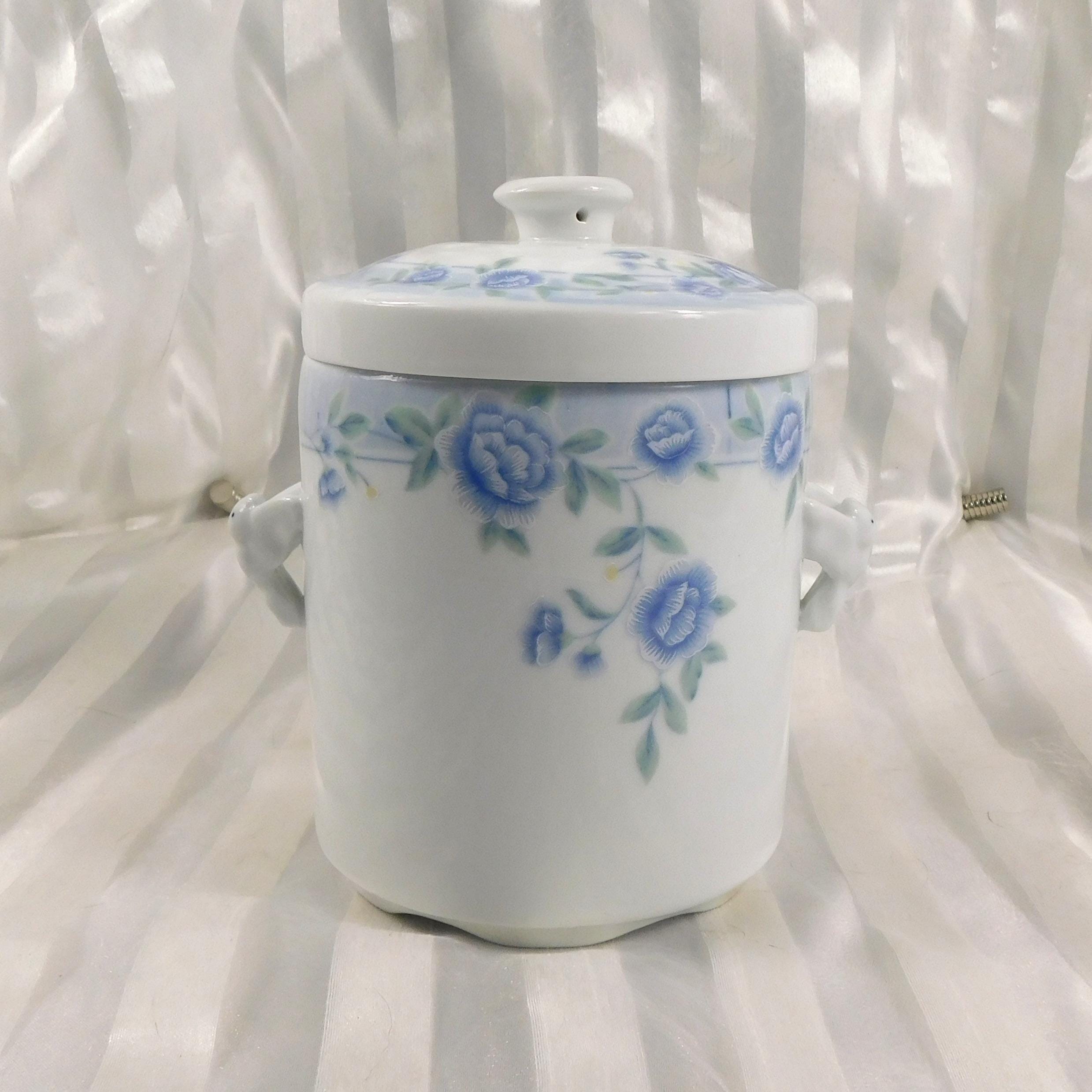 Cheng’s White Jade Porcelain Covered Biscuit Jar with Fairy Handles-Damaged  # 27025