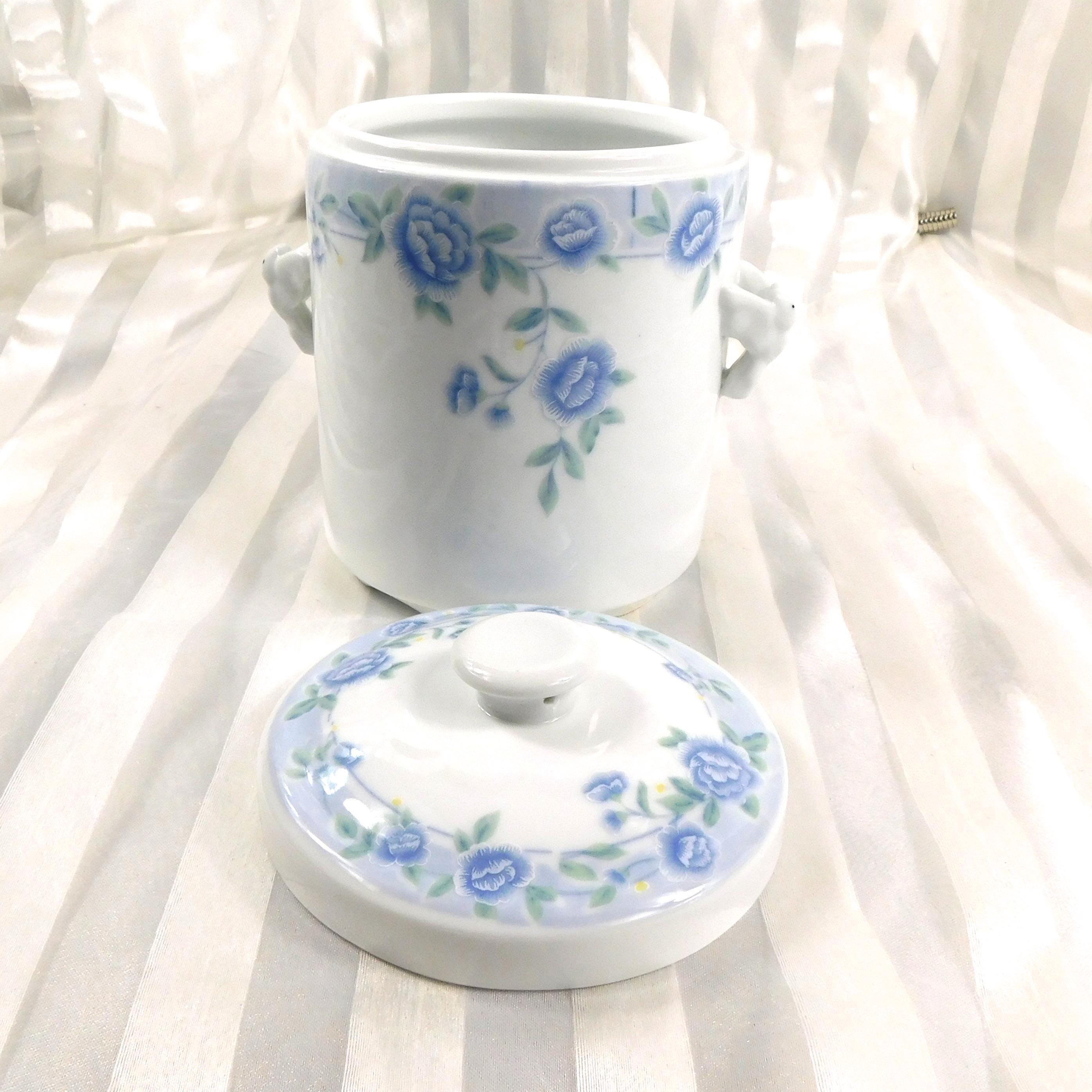 Cheng’s White Jade Porcelain Covered Biscuit Jar with Fairy Handles-Damaged  # 27025