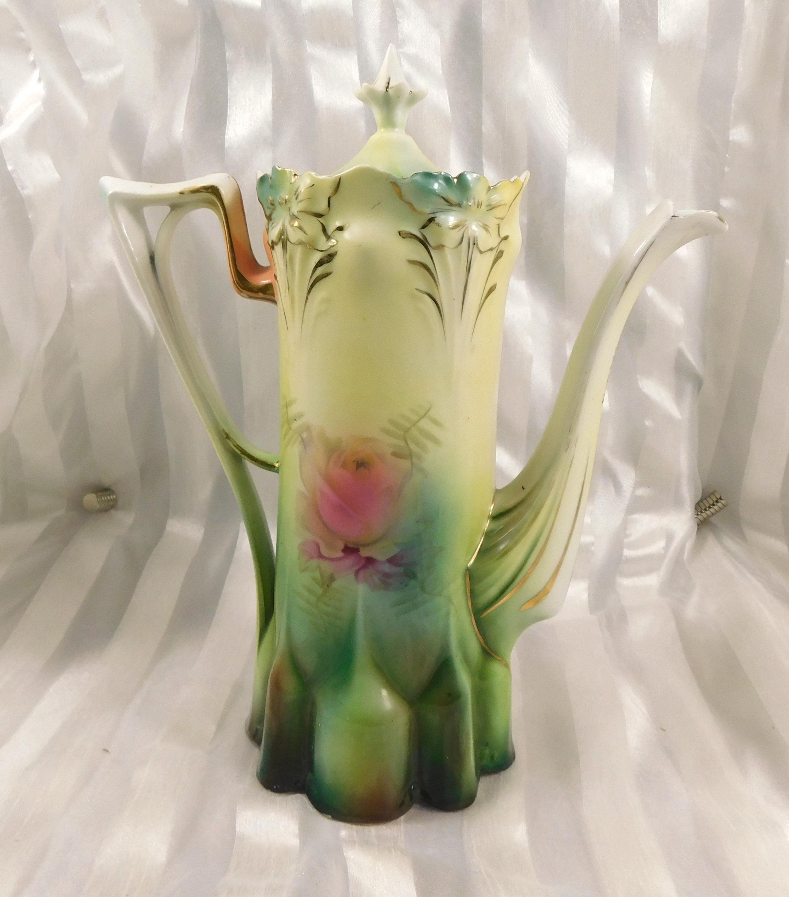 Chocolate Pot with Flower Shaped Trim # 27006