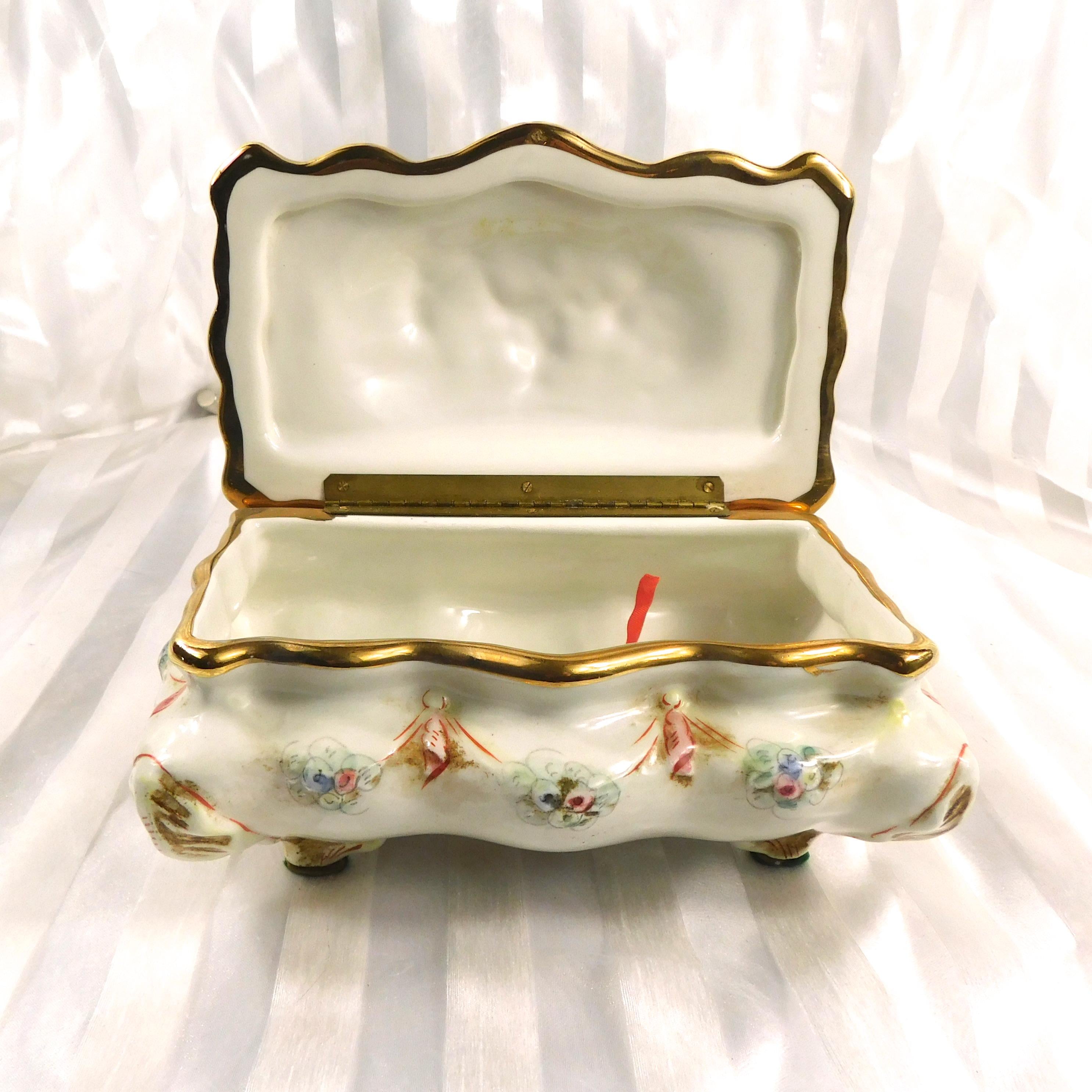 Capodiamonte Large Hinged Lid Trinket Dish # 27030