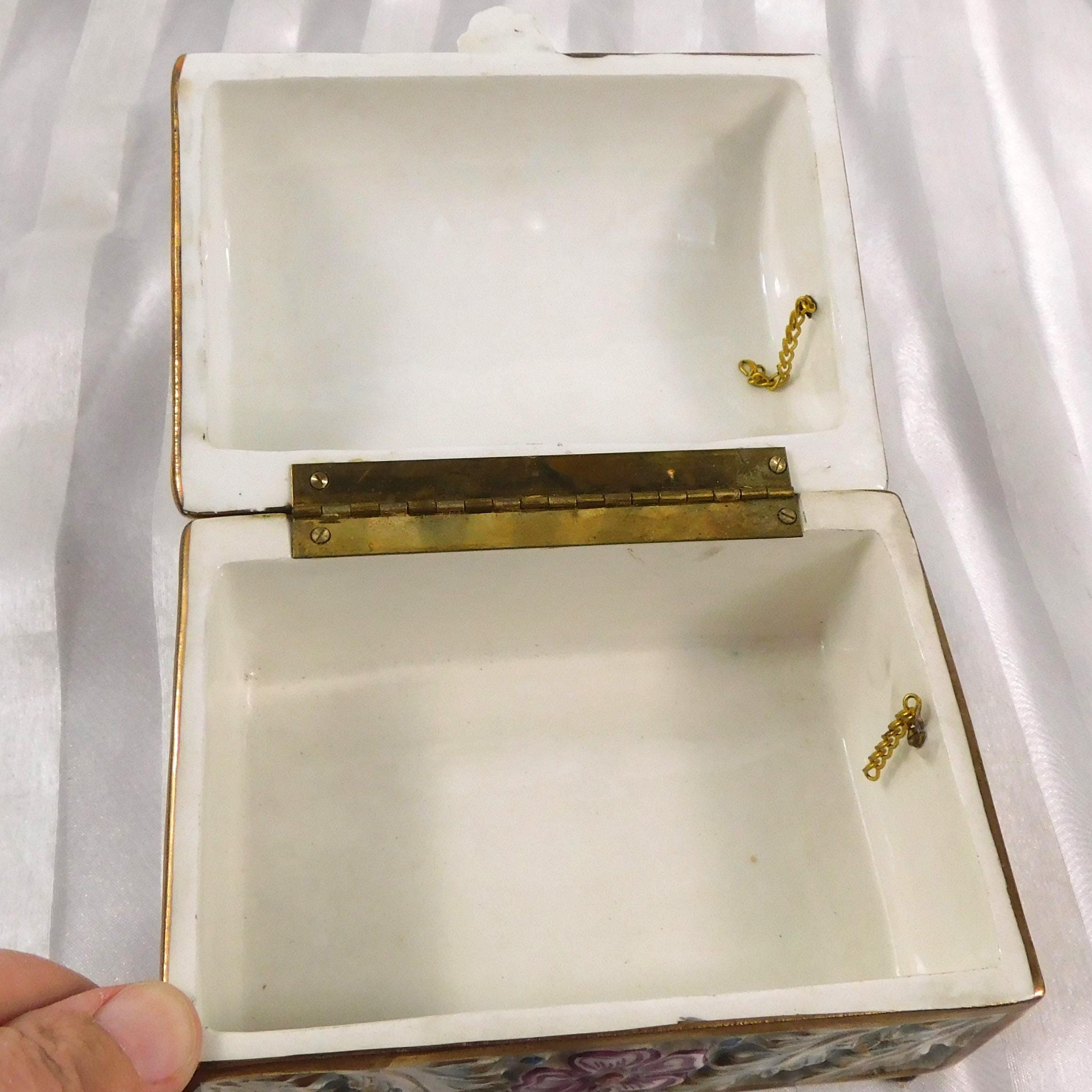 Capodiamonte Porcelain Storage Trinket Box # 27031