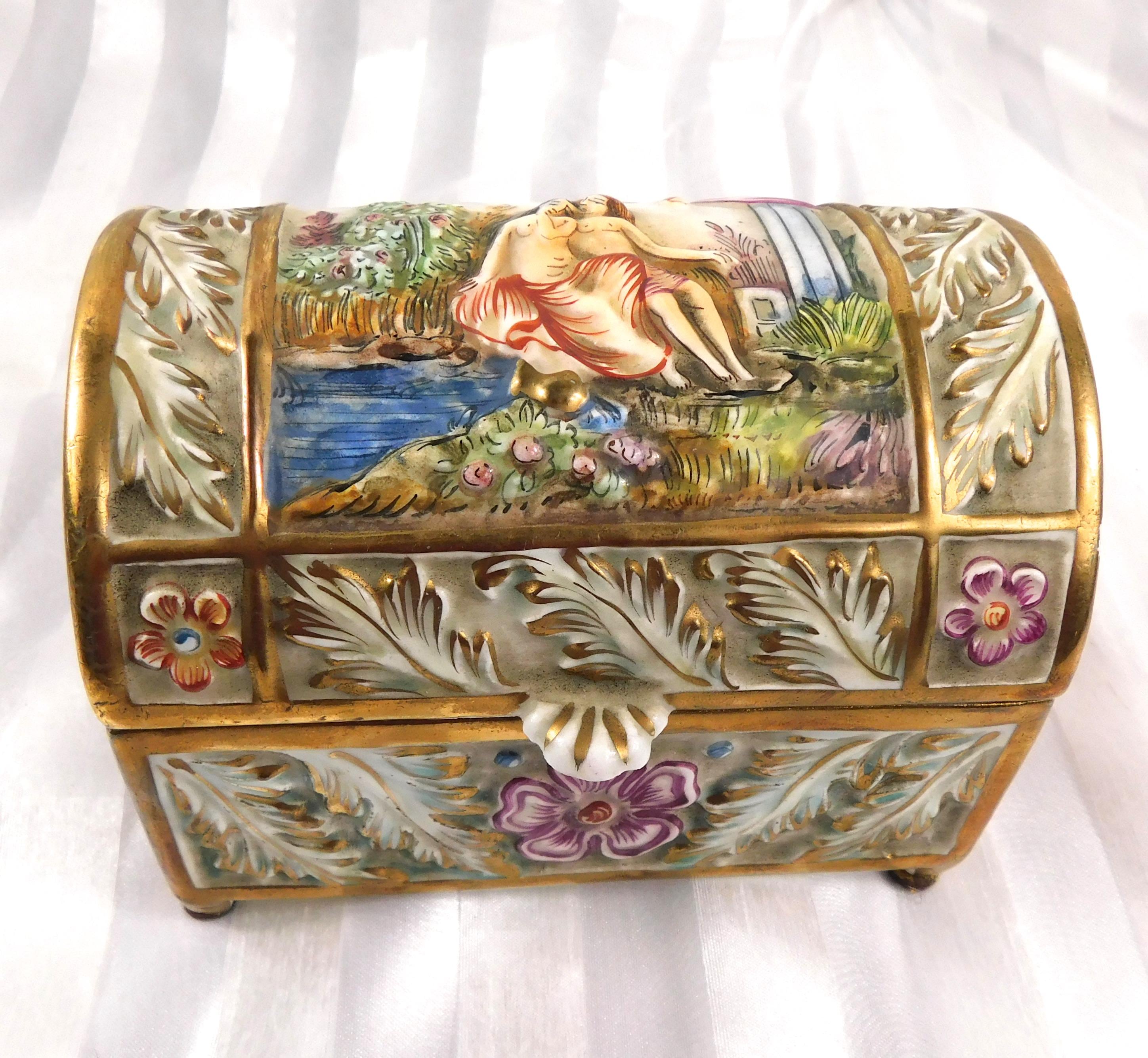 Capodiamonte Porcelain Storage Trinket Box # 27031