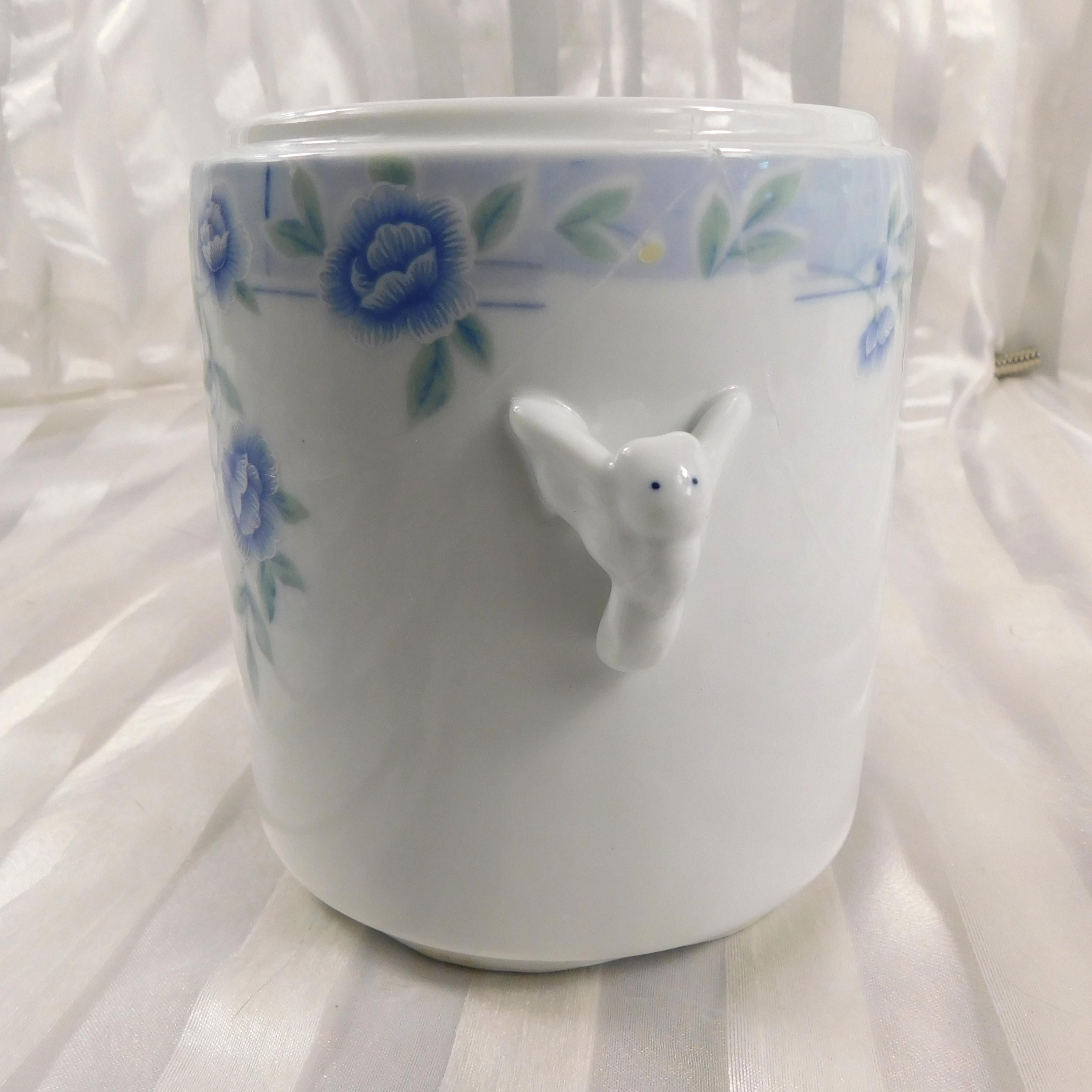 Cheng’s White Jade Porcelain Covered Biscuit Jar with Fairy Handles-Damaged  # 27025